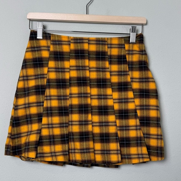 Yellow Plaid Clueless Style Pleated Mini Skirt Size Medium - Picture 2 of 11